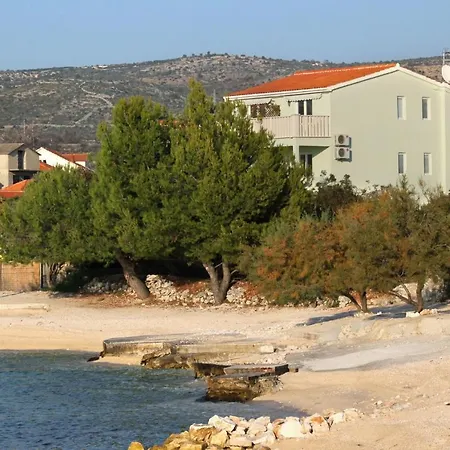 Apartment By The Sea - 4805 Rogoznica (Sibenik-Knin)