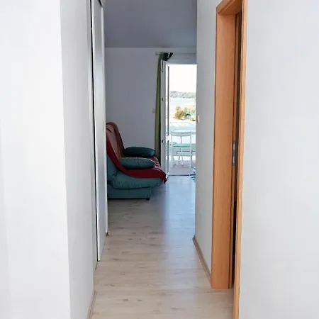 Apartment By The Sea - 4805 *